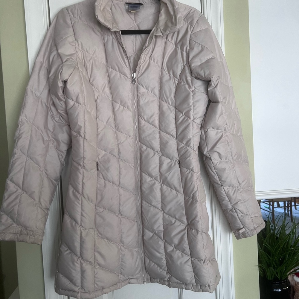 Patagonia Women's Quilted Puffer Jacket - Light Gray